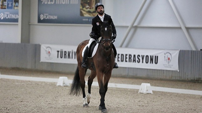 Para At Terbiyesi Türkiye Kupası Yarışmaları’na TJK’nın destek verdiği Alperen Alper de katıldı