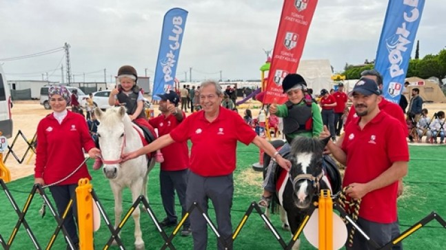 Pony Club etkinliği bayramda Hatay’da çocukların yanında …