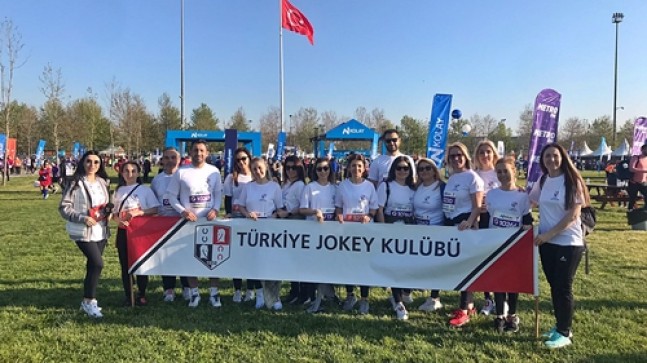 N Kolay 18. İstanbul Yarı Maratonu’na TJK’da katıldı