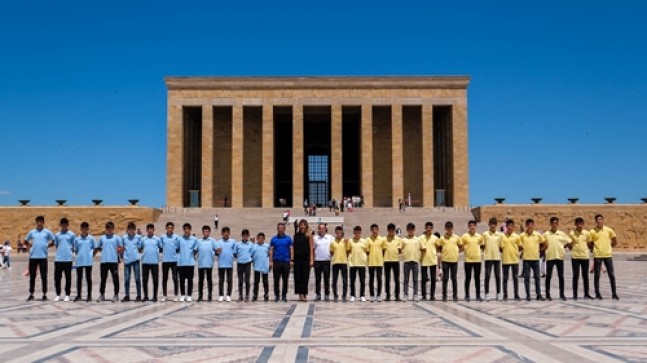 Apranti Eğitim Merkezi öğrencilerinden Anıtkabir ziyareti