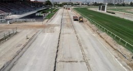 Adana ve Şanlıurfa Hipodromları yarış kum pistleri yenilendi